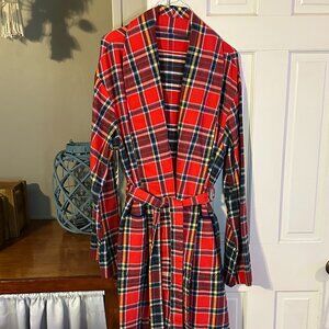 vintage 1970's men's robe with two pockets on front of robe -  belt included